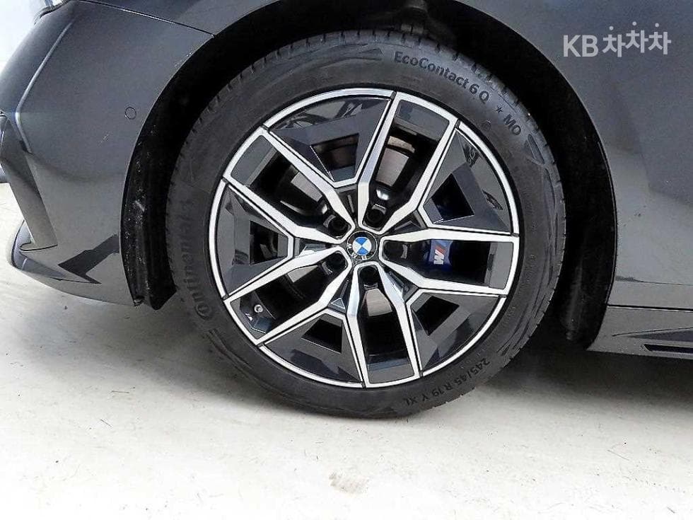 BMW New5 Series(G60)520i Standard - 20