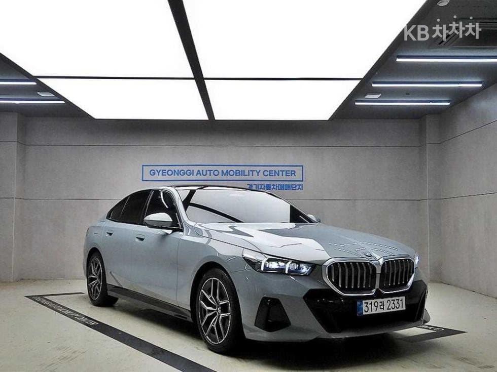 BMW Нов5 Серия(G60) 520i M Sport - Image 1