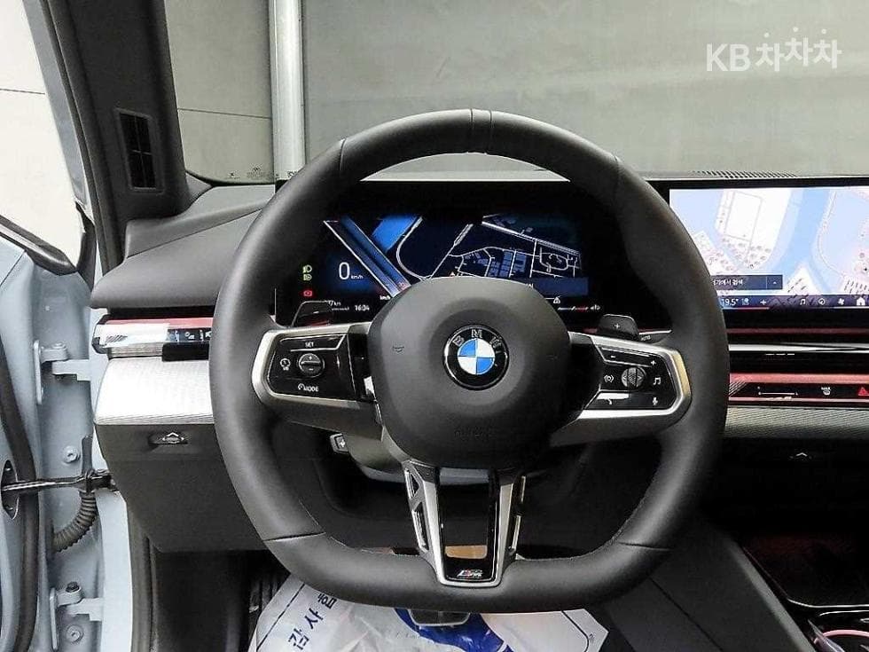 BMW New5 Series(G60)520i M Sport - 9