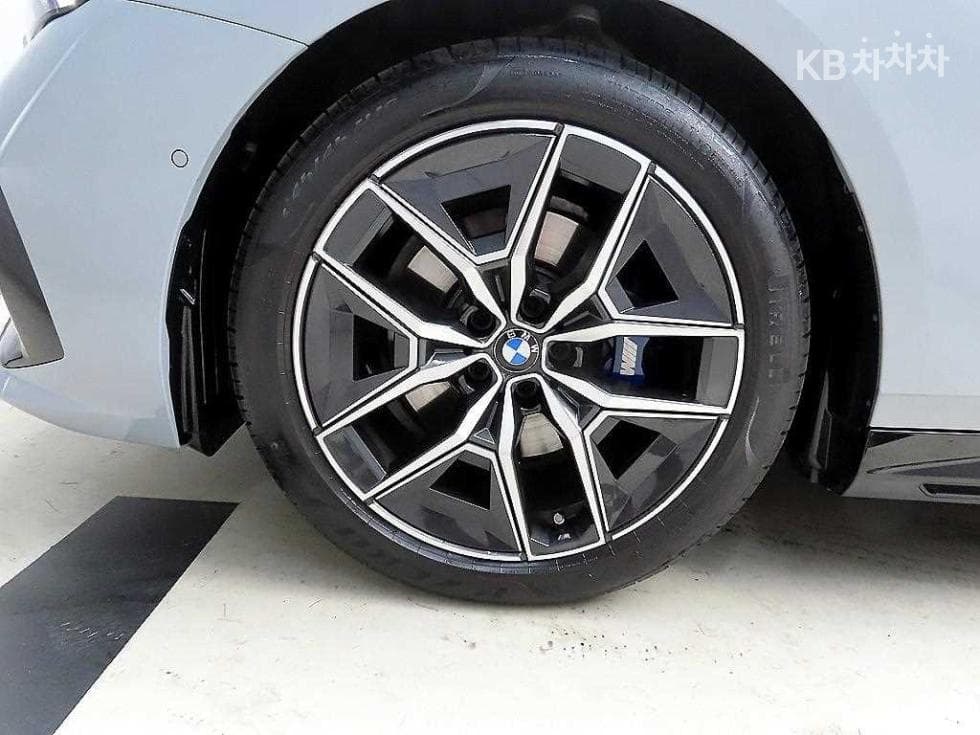 BMW New5 Series(G60)520i M Sport - 19