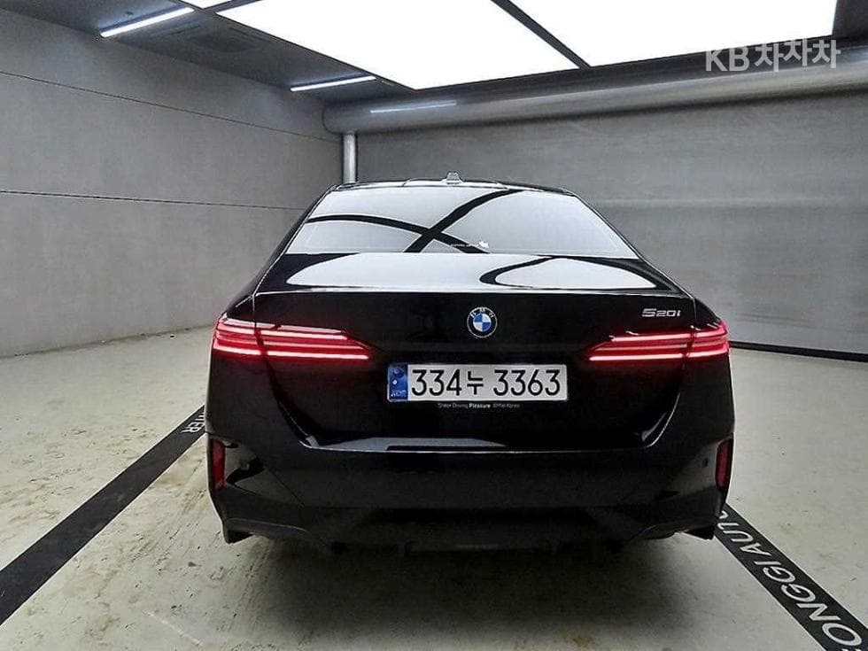 BMW New5 Series(G60)520i M Sport - 3