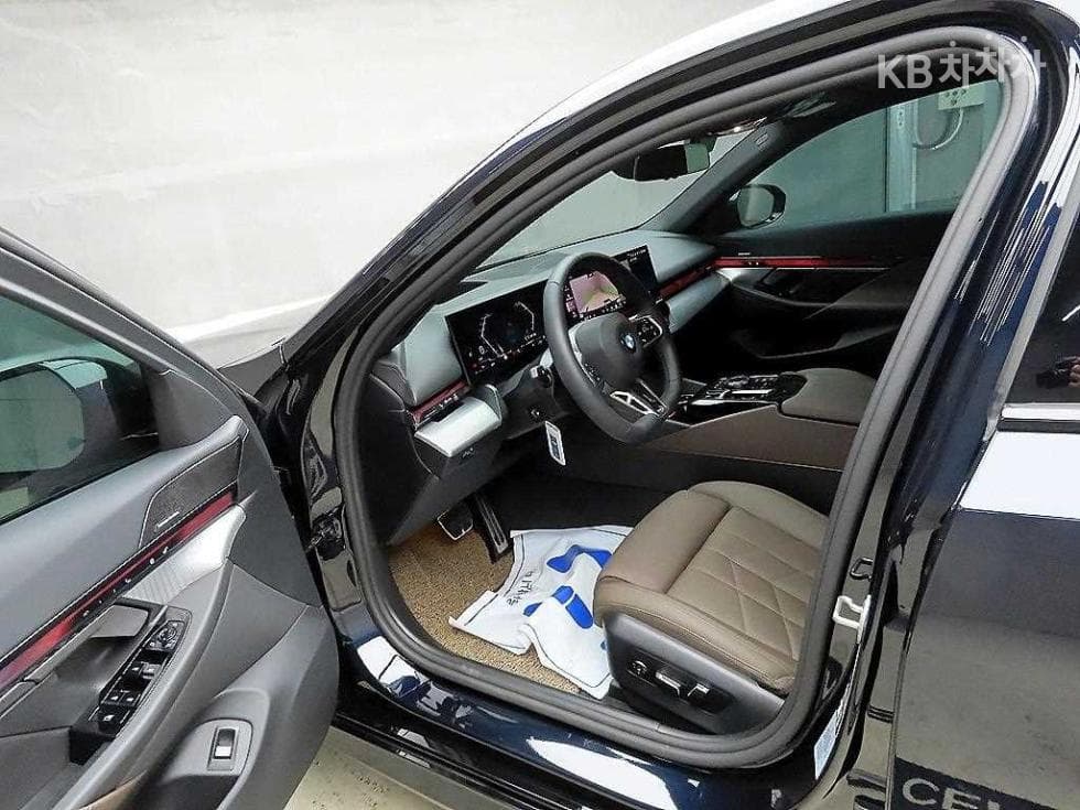 BMW New5 Series(G60)520i M Sport - 5