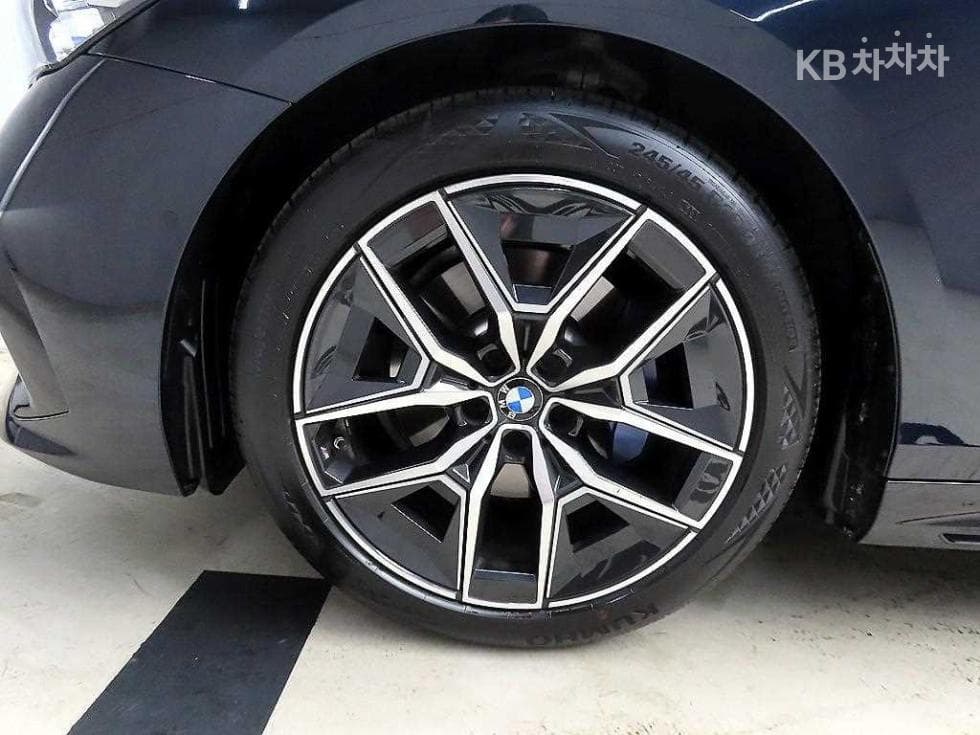 BMW New5 Series(G60)520i M Sport - 20
