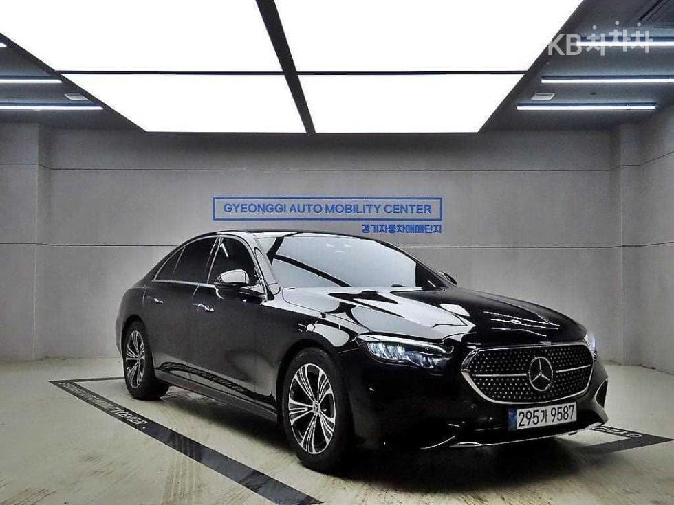Mercedes-Benz E-클래스 (W214) E200 Avantgrade - Image 1