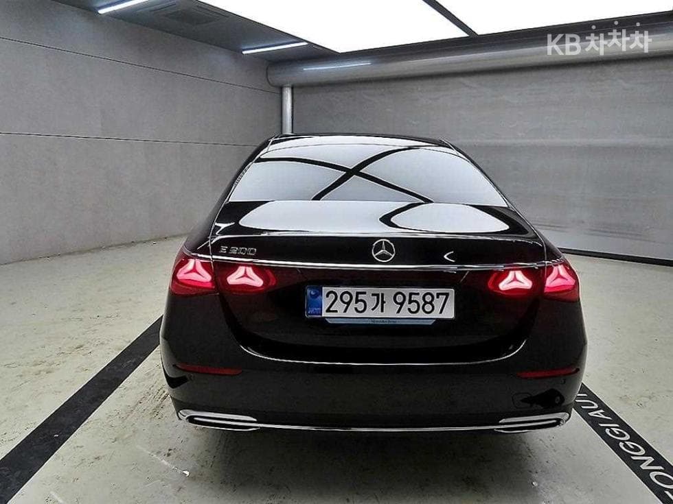 Mercedes-Benz E-클래스 (W214)E200 Avantgrade - 3