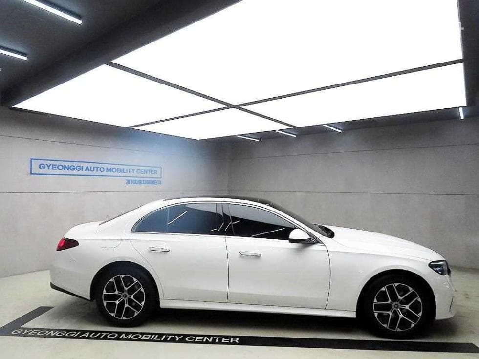 Mercedes-Benz E-클래스 (W214)E200 Avantgrade - 2