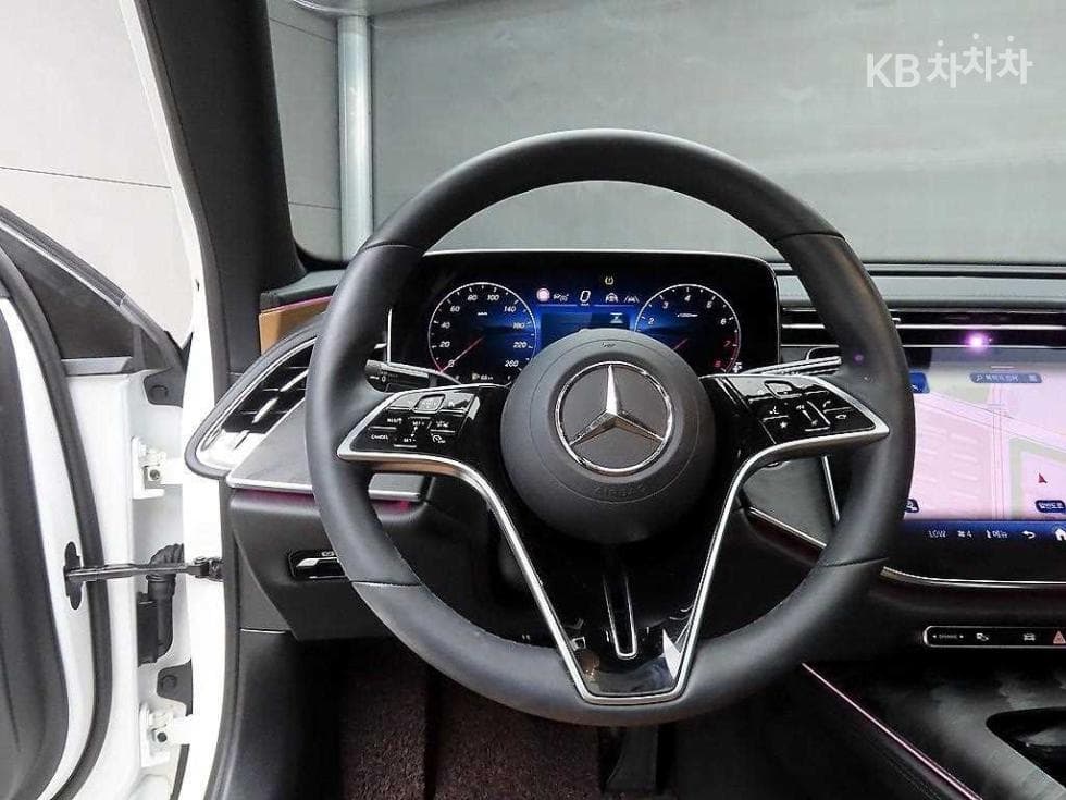 Mercedes-Benz E-클래스 (W214)E200 Avantgrade - 9