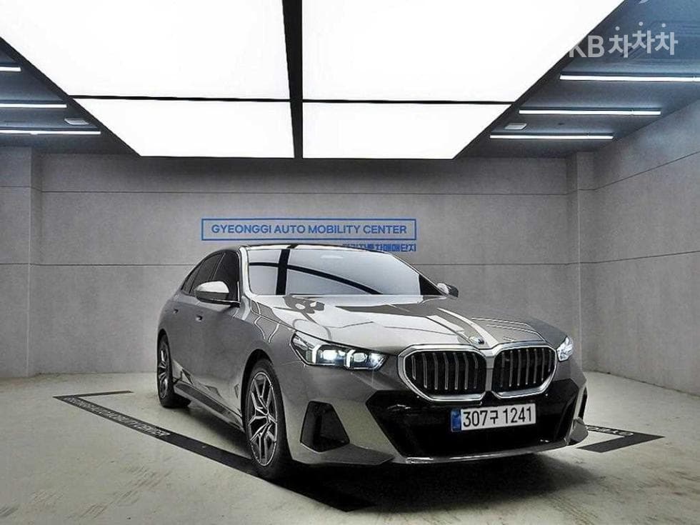 BMW Нов5 Серия(G60) 520i M Sport - Image 1