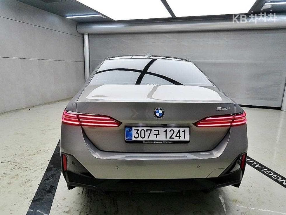 BMW New5 Series(G60)520i M Sport - 3
