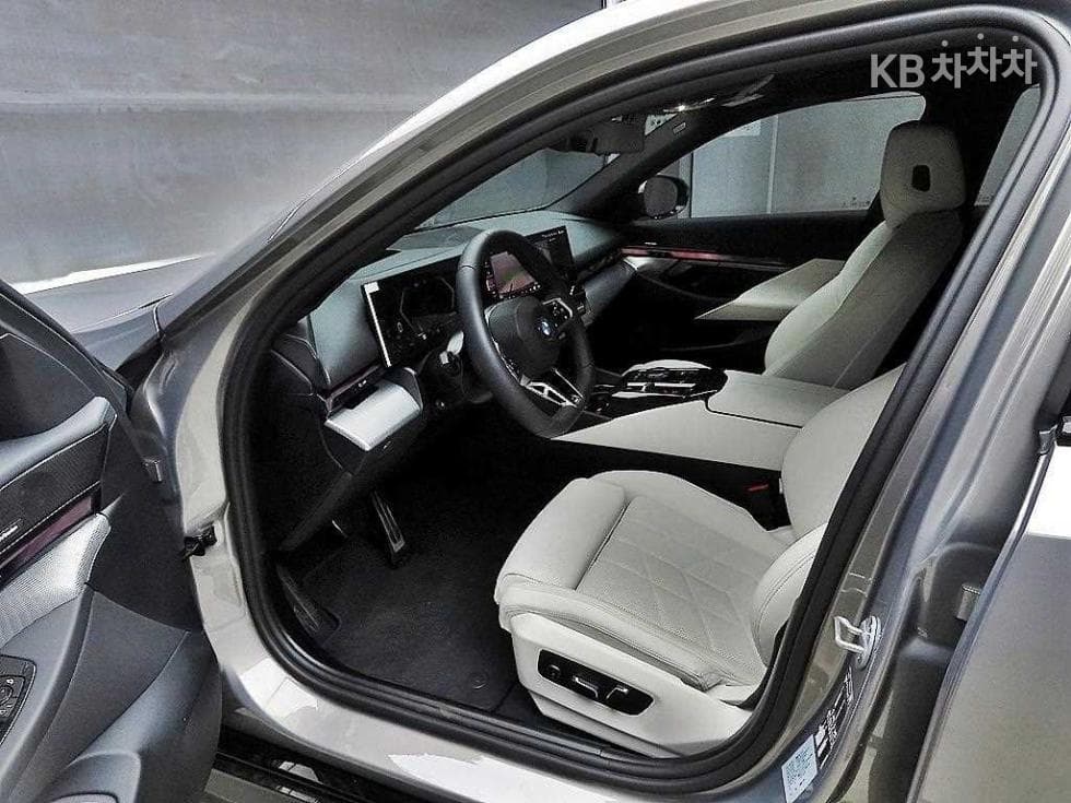 BMW New5 Series(G60)520i M Sport - 5