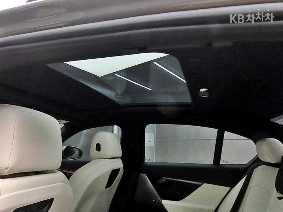 BMW New5 Series(G60)520i M Sport - 16