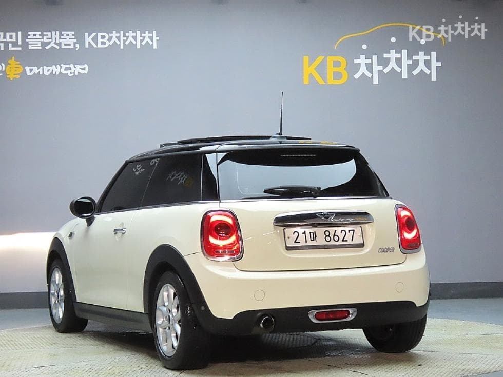 Mini Cooper 5-doorD 1.5 하이트림 - 4