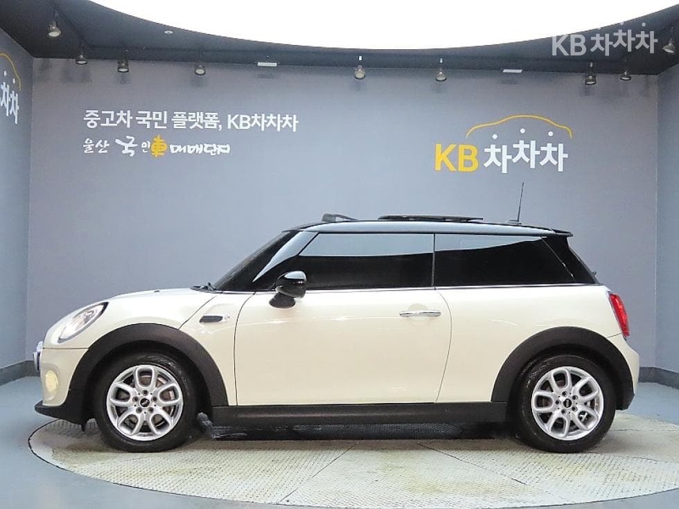 Mini Cooper 5-doorD 1.5 하이트림 - 5