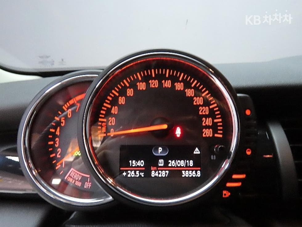 Mini Cooper 5-doorD 1.5 하이트림 - 8