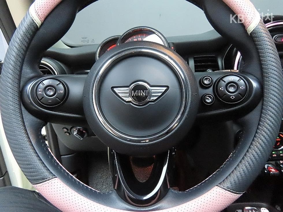 Mini Cooper 5-doorD 1.5 하이트림 - 18