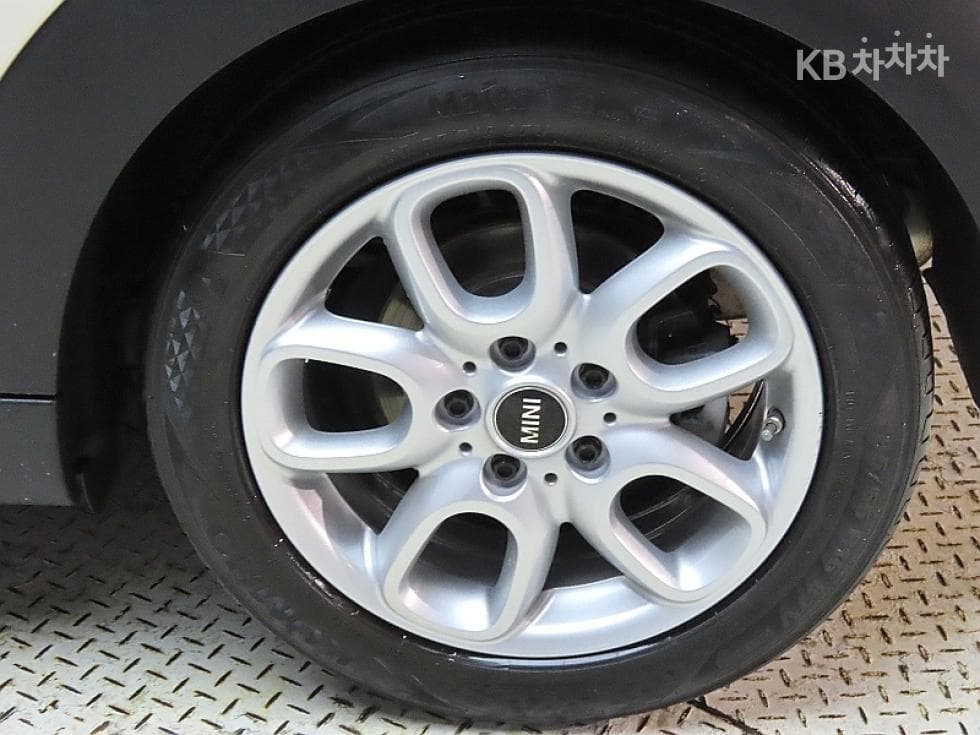 Mini Cooper 5-doorD 1.5 하이트림 - 20