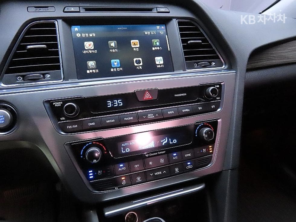 Hyundai Sonata LFLPI Modern Disabled-accessible - 16