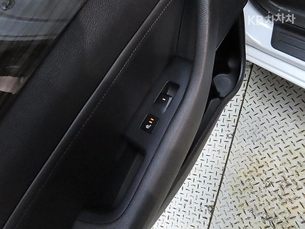 Hyundai Sonata LFLPI Modern Disabled-accessible - 18