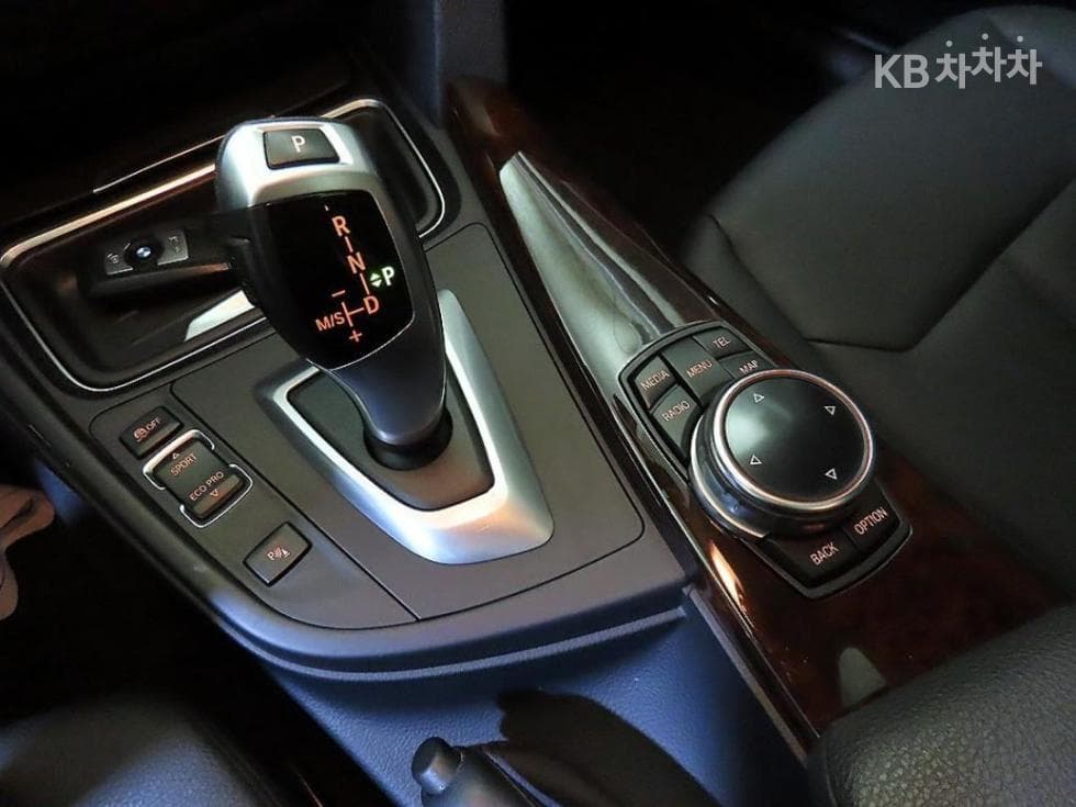 BMW Gran Turismo3 Серия GT 320d F34 xDrive - 10