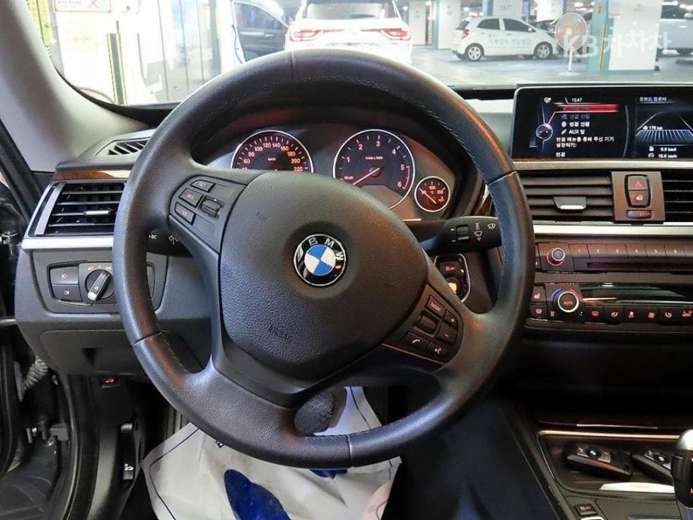 BMW Gran Turismo3 Серия GT 320d F34 xDrive - 13