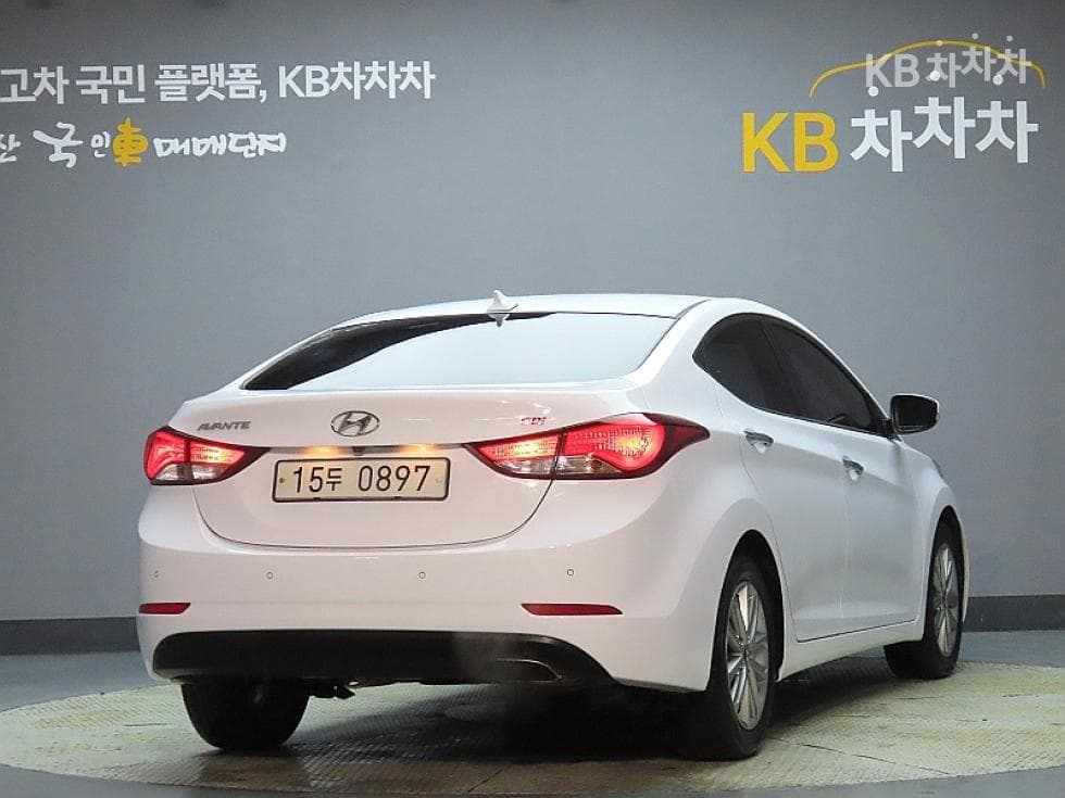 Hyundai The New (facelift) Avante (Elantra)1.6 GDi Modern Standard - 2