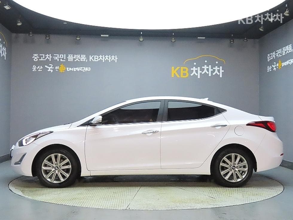 Hyundai The New (facelift) Avante (Elantra)1.6 GDi Modern Standard - 5
