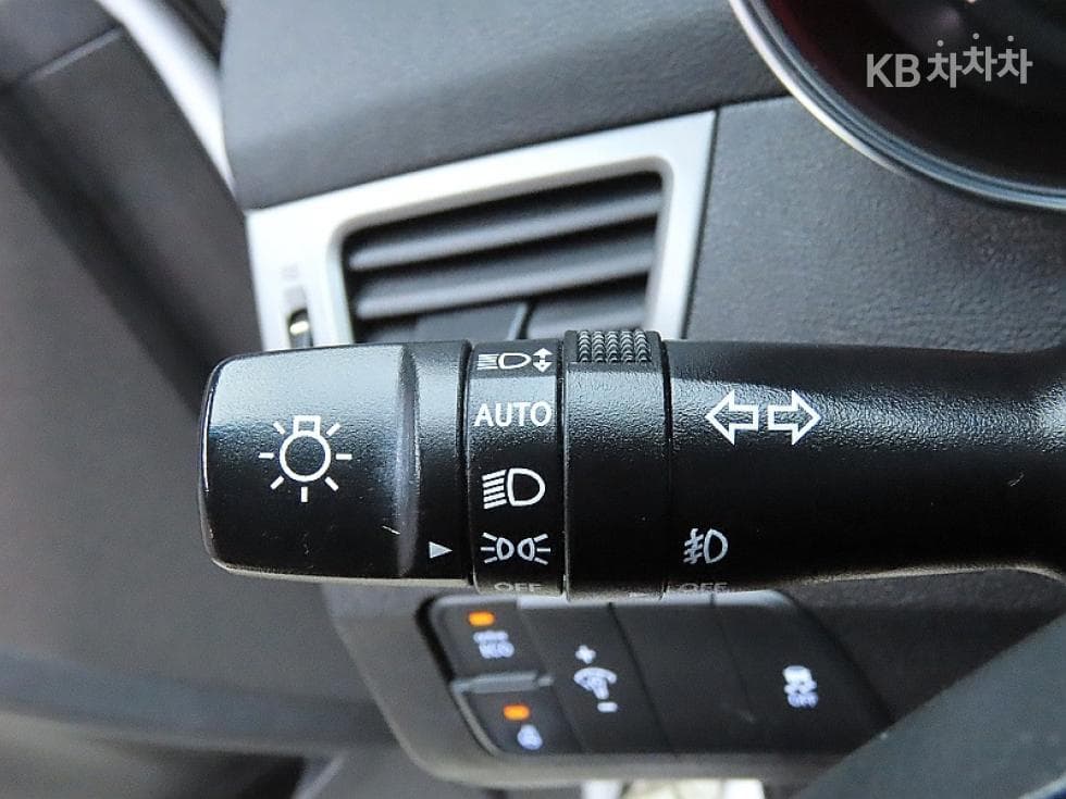 Hyundai The New (facelift) Avante (Elantra)1.6 GDi Modern Standard - 14