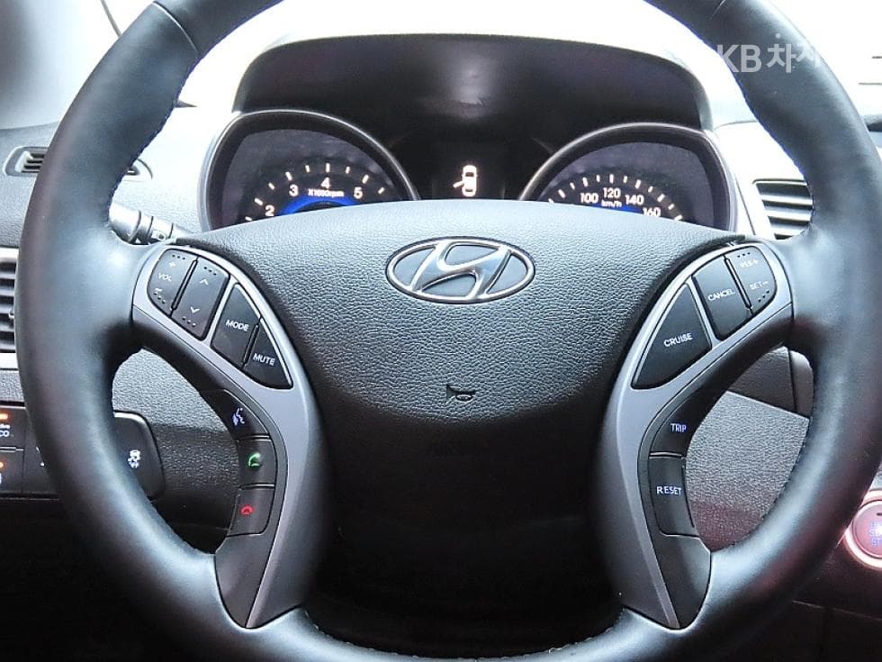 Hyundai The New (facelift) Avante (Elantra)1.6 GDi Modern Standard - 18