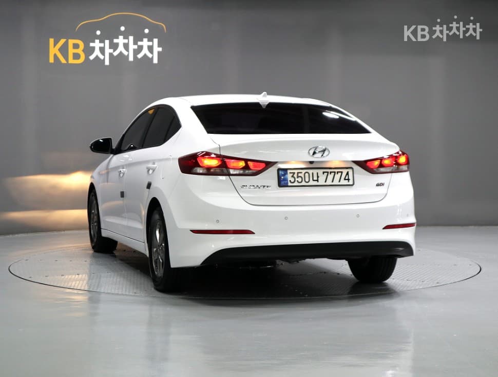 Hyundai Avante (Elantra)AD1.6 GDi Smart - 4