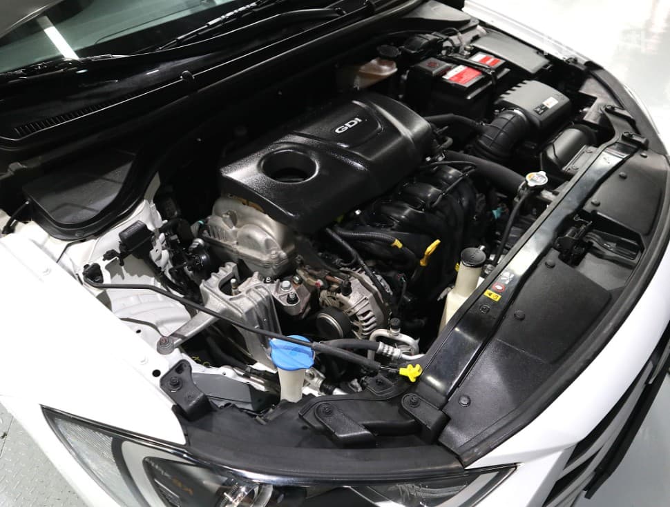 Hyundai Avante (Elantra)AD1.6 GDi Smart - 6