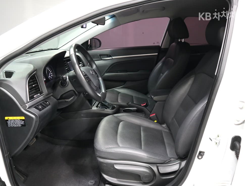 Hyundai Avante (Elantra)AD1.6 GDi Smart - 8