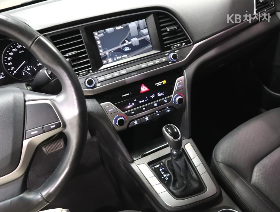 Hyundai Avante (Elantra)AD1.6 GDi Smart - 10