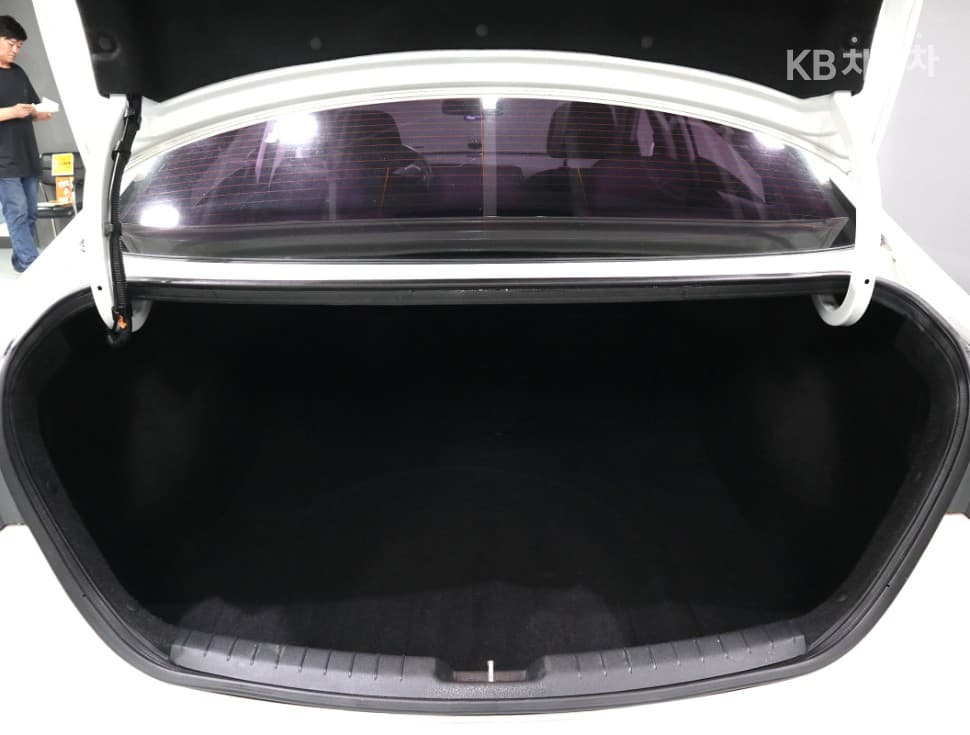 Hyundai Avante (Elantra)AD1.6 GDi Smart - 19