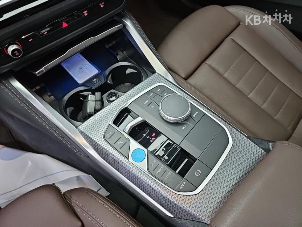 BMW i4eDrive40 M Sport Pro - 8