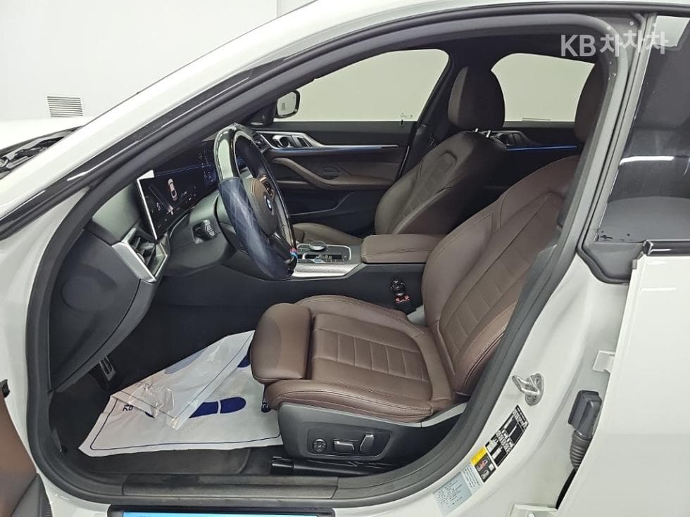 BMW i4eDrive40 M Sport Pro - 11
