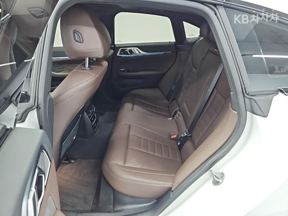 BMW i4eDrive40 M Sport Pro - 12