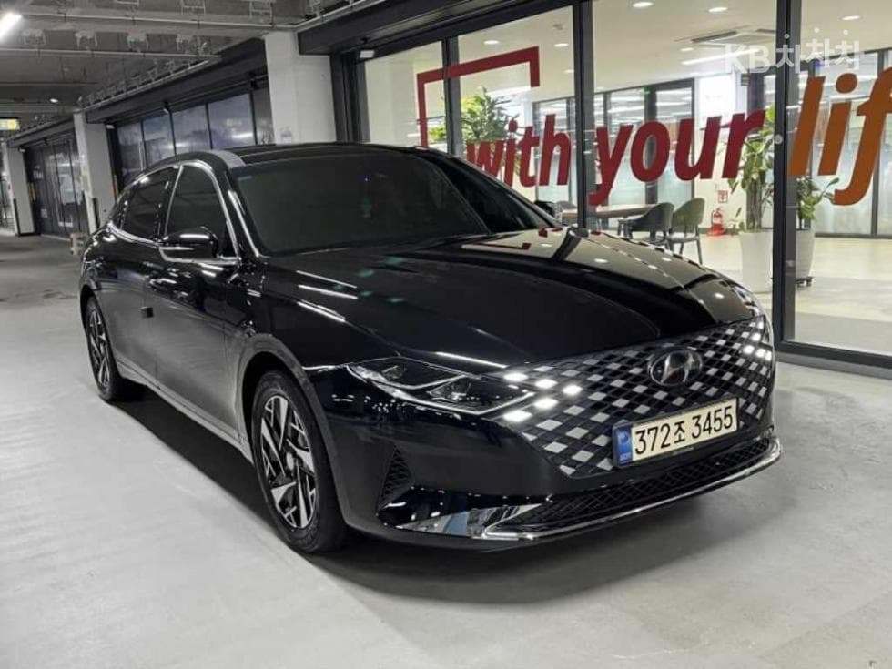 Hyundai The New (facelift) Grandeur (Azera) Hybrid 2.4 Le Blanc - Image 1