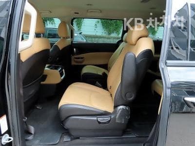 Kia Carnival 4th generationD2.2 9-seater Noblesse - 6