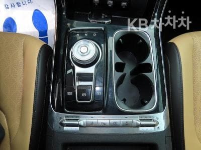 Kia Carnival 4th generationD2.2 9-seater Noblesse - 11