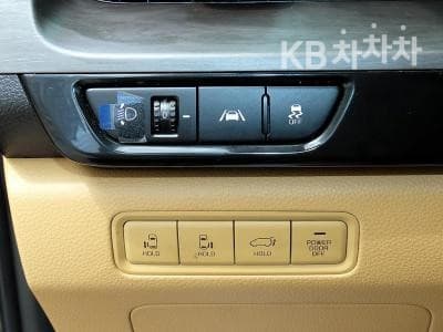 Kia Carnival 4th generationD2.2 9-seater Noblesse - 12