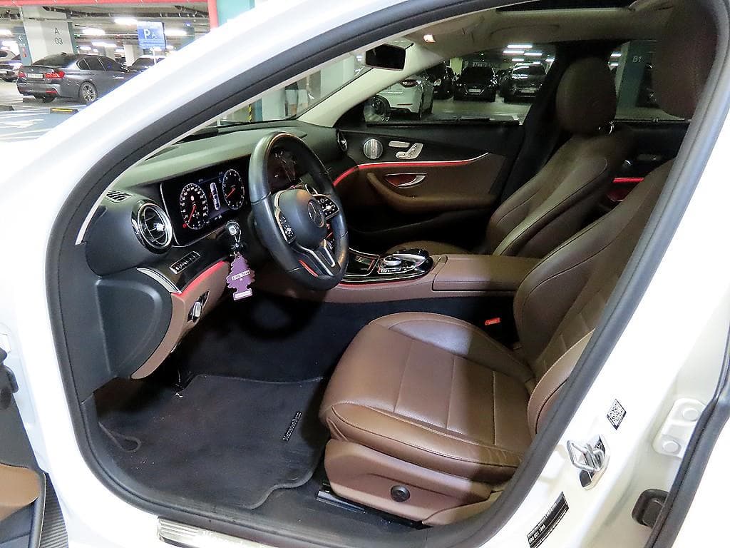 Mercedes-Benz E-Class (W213)E300 Avantgarde - 6
