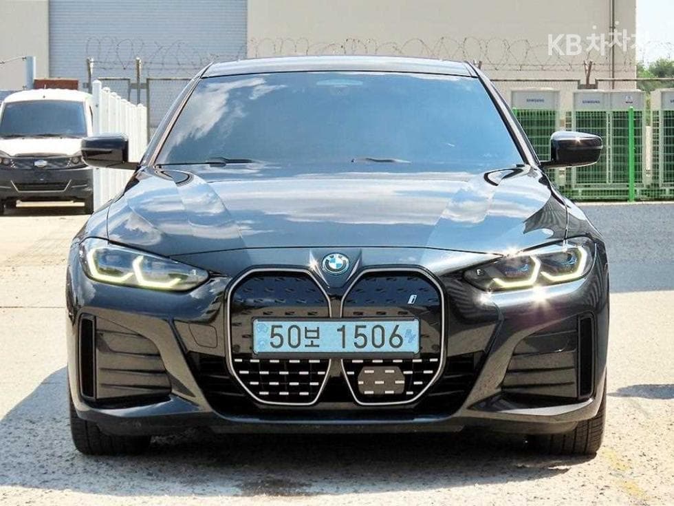 BMW i4 eDrive40 M Sport Pro - Image 1