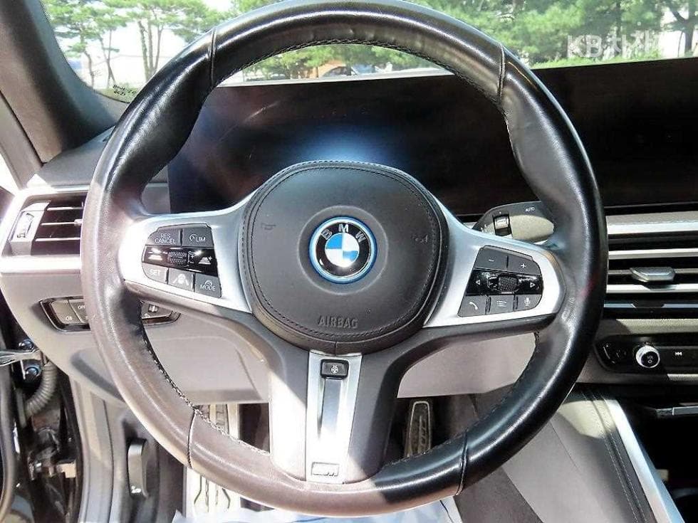 BMW i4eDrive40 M Sport Pro - 8