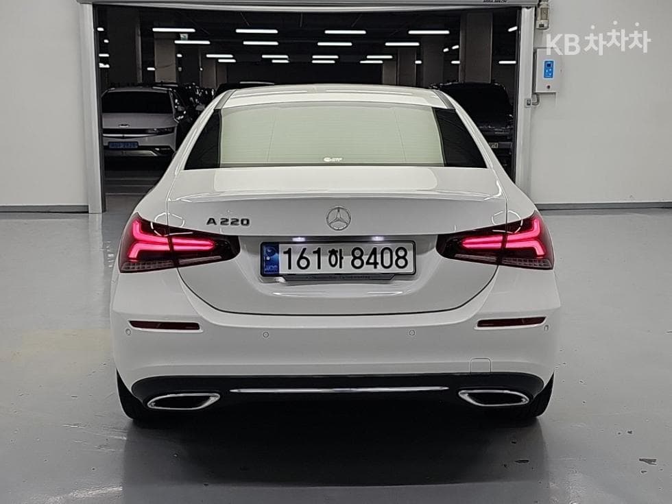 Mercedes-Benz A클래스(W177)A220 Sedan - - 3