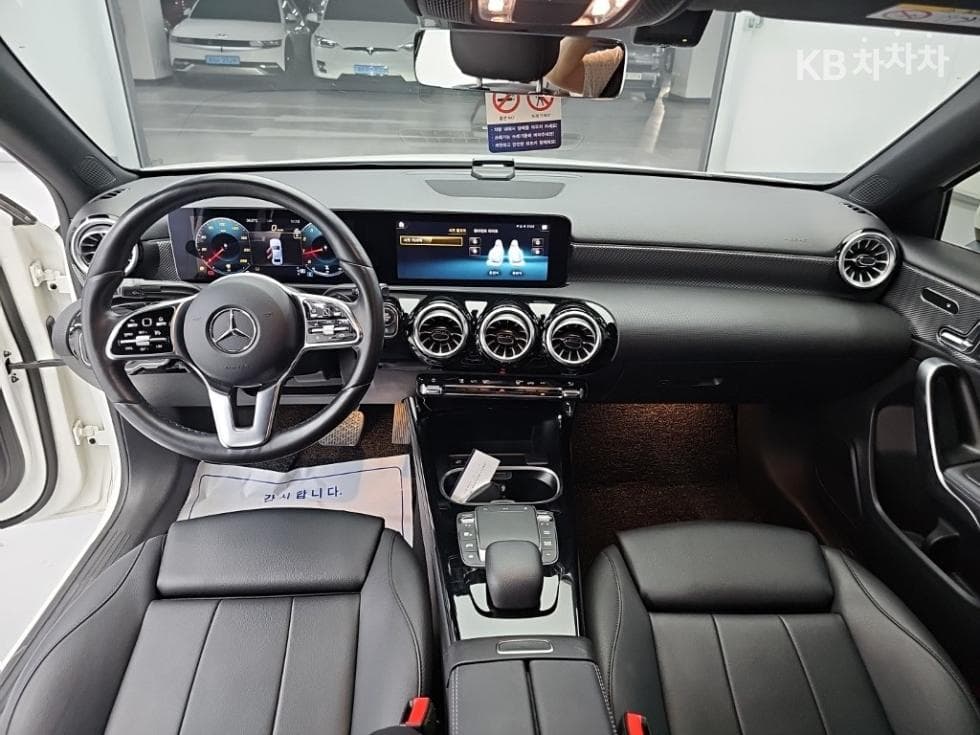 Mercedes-Benz A클래스(W177)A220 Sedan - - 7