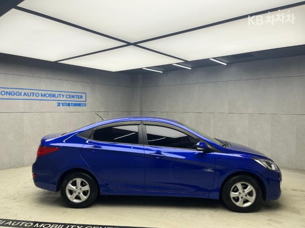 Хюндай Акцент(신형)1.4 VVT Premier - 2