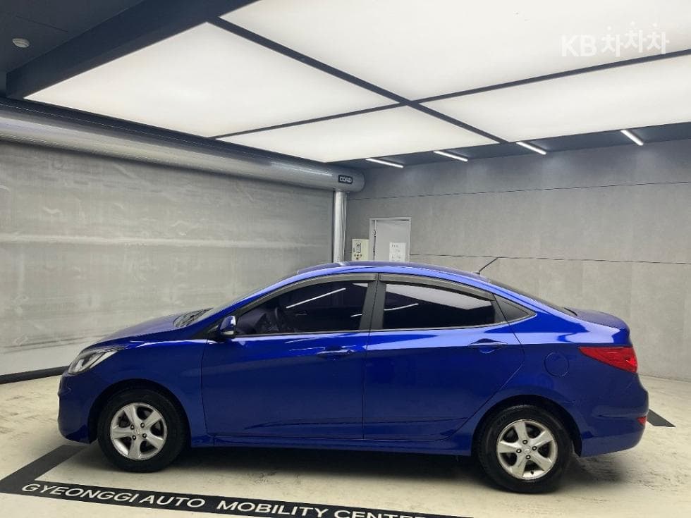 Хюндай Акцент(신형)1.4 VVT Premier - 4