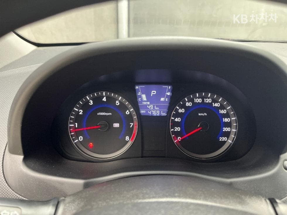 Хюндай Акцент(신형)1.4 VVT Premier - 8