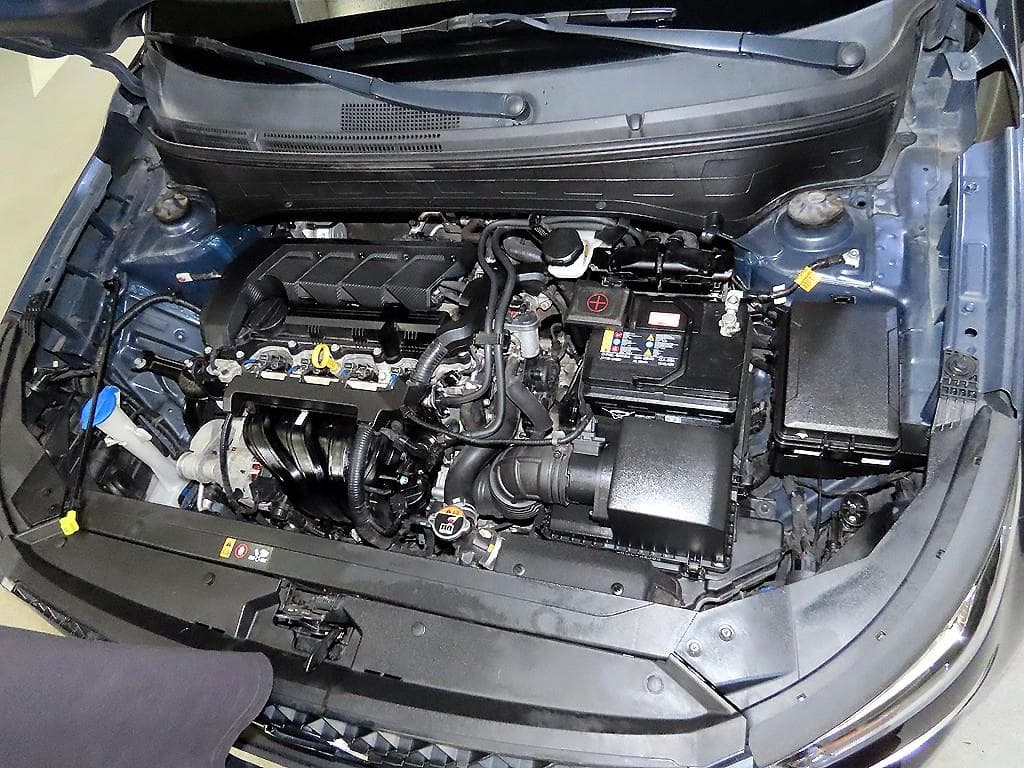 Hyundai VenueGasoline 1.6 FLUX - 18
