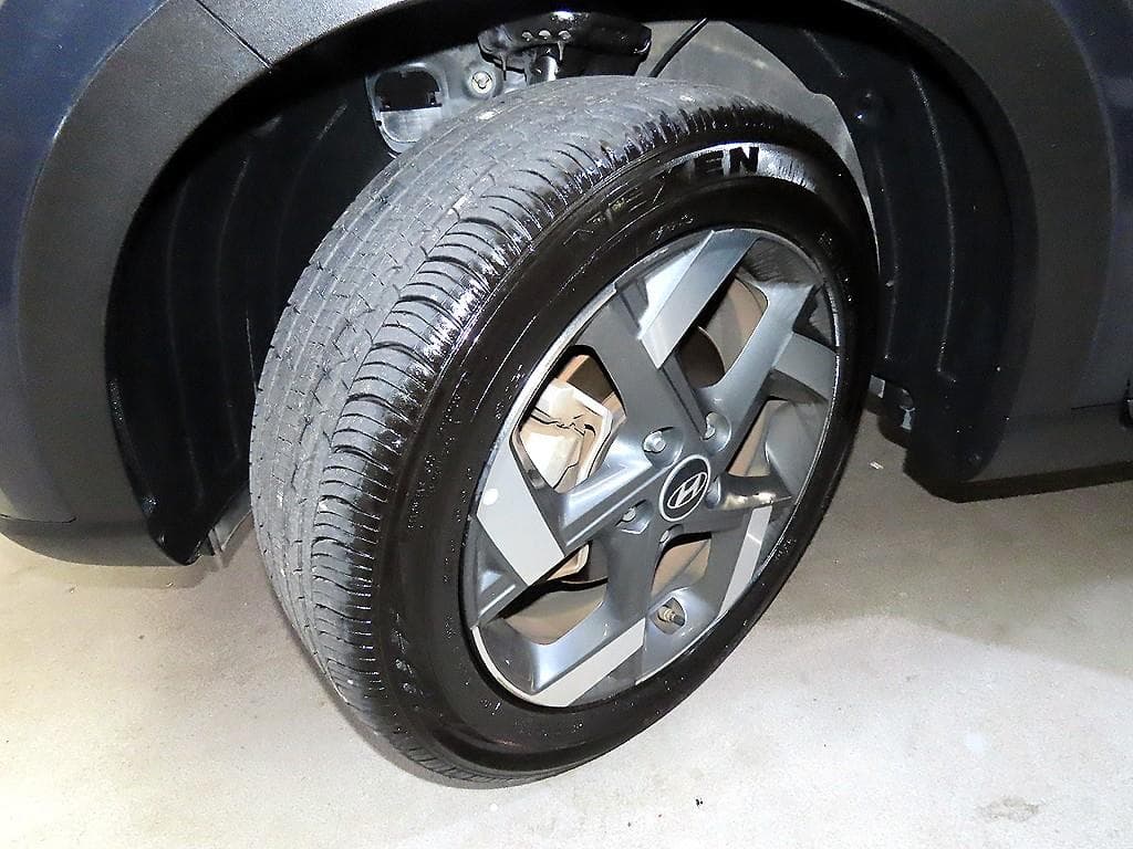 Hyundai VenueGasoline 1.6 FLUX - 19